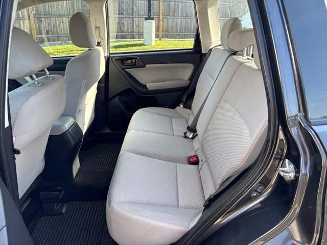 Used 2017 Subaru Forester 2.5i AWD/4WD image 11