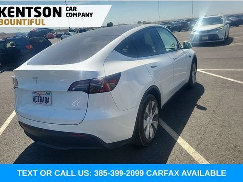 Used 2024 Tesla Model Y Long Range AWD/4WD image 3