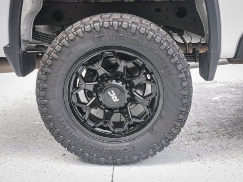 Used 2025 Chevrolet Silverado 2500 LT w/ Convenience Package AWD/4WD image 13
