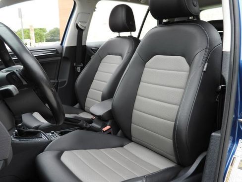 Used 2017 Volkswagen Golf SEL FWD image 50