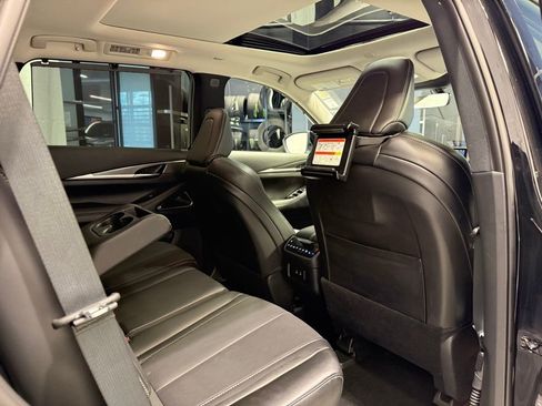 Certified 2026 INFINITI QX60 Luxe w/ Family Package AWD/4WD image 21