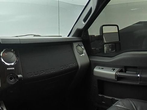 Used 2014 Ford F250 Lariat w/ Lariat Ultimate Package AWD/4WD image 25