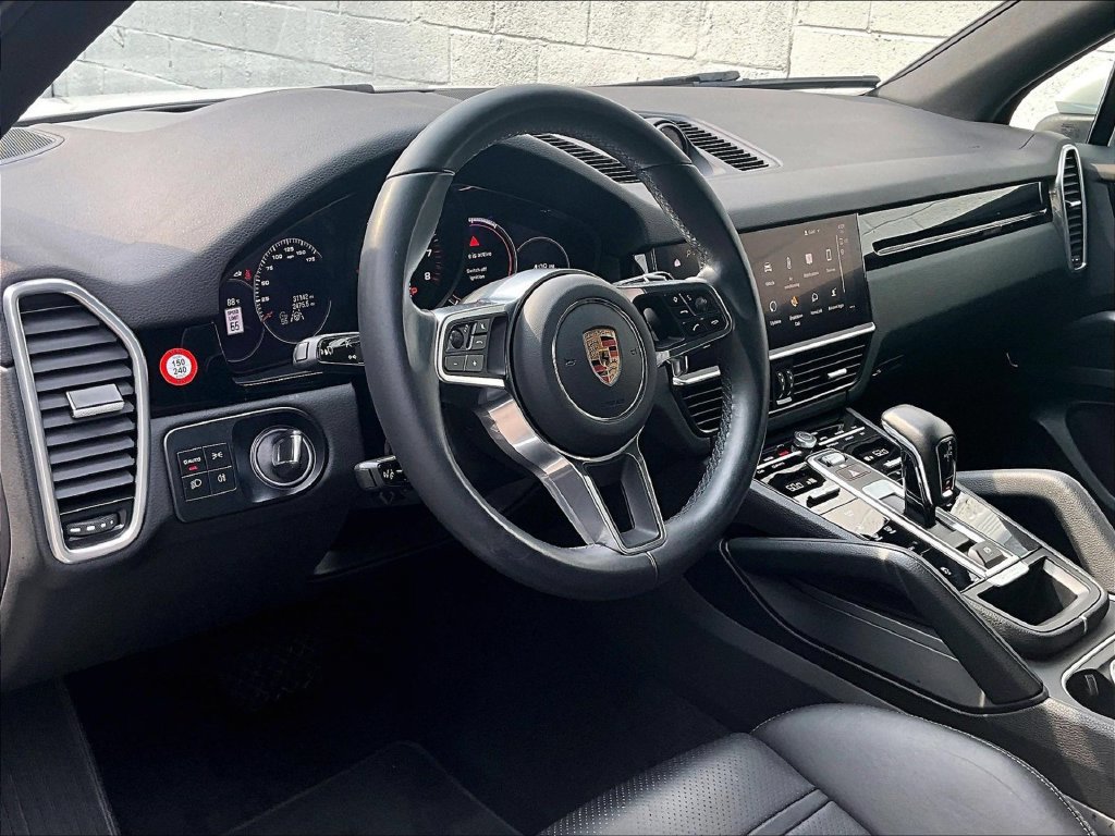 Certified 2023 Porsche Cayenne AWD/4WD image 4