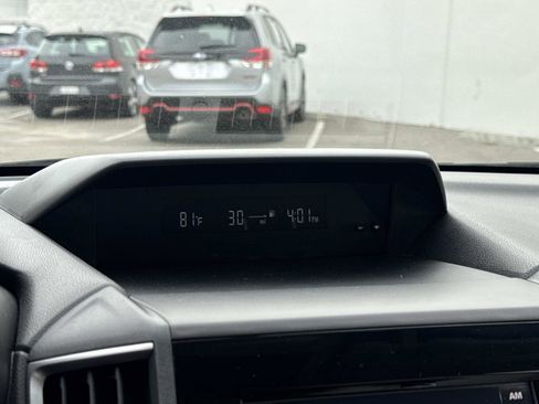 Used 2017 Subaru Impreza 2.0i Premium image 26