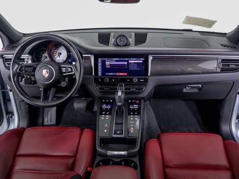 Certified 2022 Porsche Macan S w/ Premium Package Plus AWD/4WD image 8