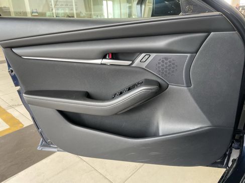 Used 2024 MAZDA MAZDA3 s image 9