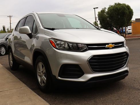 Used 2020 Chevrolet Trax LS FWD image 18