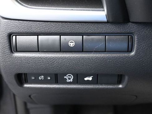 Used 2024 Nissan Rogue SV image 15