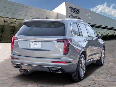 Used 2023 Cadillac XT6 Premium Luxury image 4