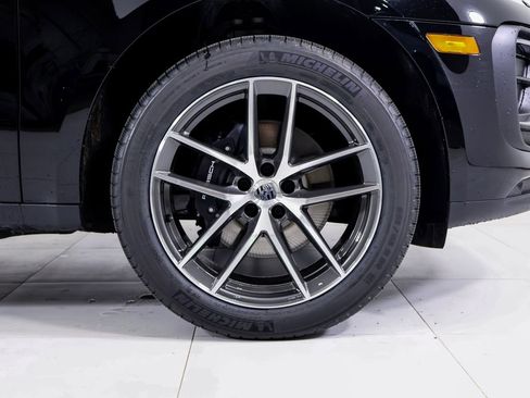 New 2026 Porsche Macan image 26