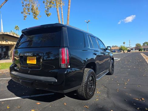 Used 2017 GMC Yukon SLT image 11