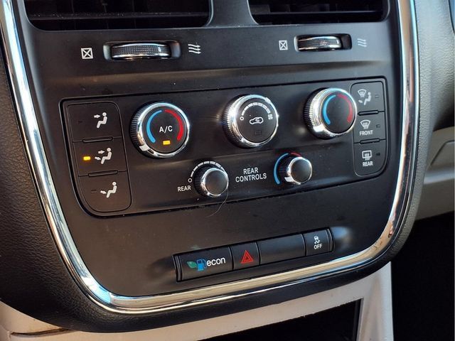 Used 2016 Dodge Grand Caravan SXT w/ Rear Park Assist Package FWD image 8