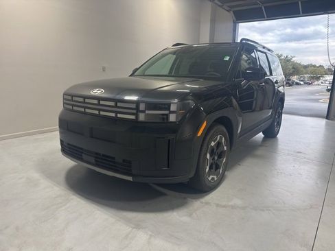 Used 2025 Hyundai Santa Fe SEL w/ Tow & Go Package image 2