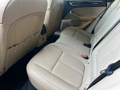 Used 2025 Porsche Macan image 14
