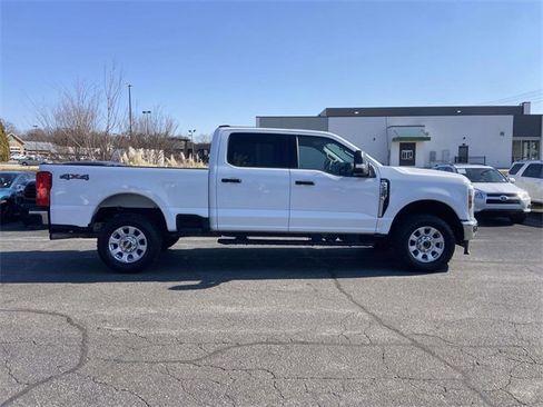 Used 2024 Ford F250 XLT image 2