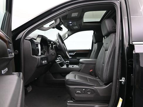Used 2024 GMC Sierra 1500 Denali w/ Denali Reserve Package AWD/4WD image 9