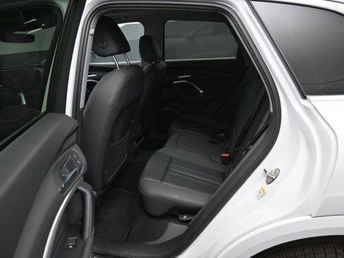 Certified 2025 Audi Q5 Premium w/ Convenience Package AWD/4WD image 29
