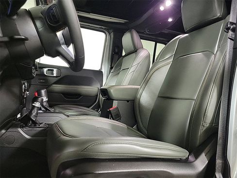 Used 2024 Jeep Wrangler High Altitude image 13