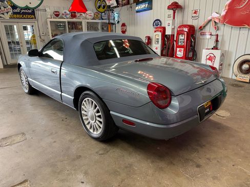 Used 2005 Ford Thunderbird RWD image 3