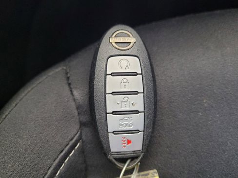 Used 2025 Nissan Altima 2.5 SV FWD image 32