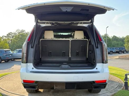 Used 2024 Cadillac Escalade Sport w/ LPO, ONYX Package AWD/4WD image 31