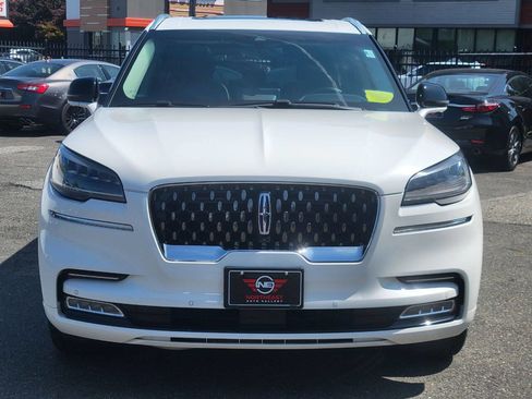 Used 2020 Lincoln Aviator Grand Touring w/ Elements Package Plus image 3