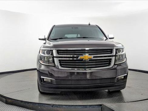 Used 2017 Chevrolet Suburban Premier image 12