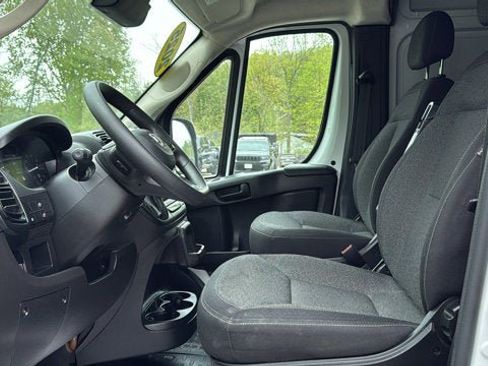 Used 2025 RAM ProMaster 2500 w/ Convenience Group FWD image 13