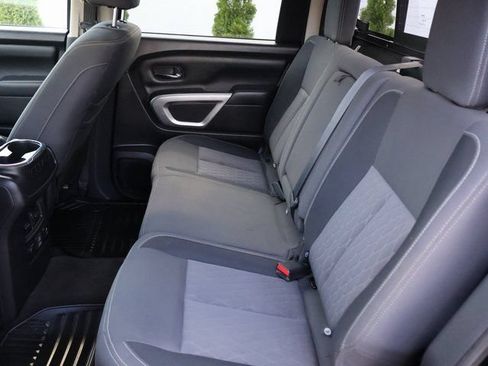 Used 2021 Nissan Titan SV w/ SV Convenience Package RWD image 17