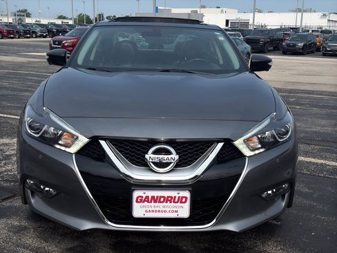 Used 2017 Nissan Maxima Platinum FWD image 3
