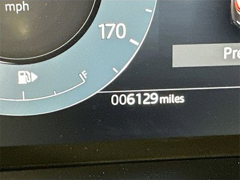 Used 2025 Land Rover Range Rover Evoque S image 16