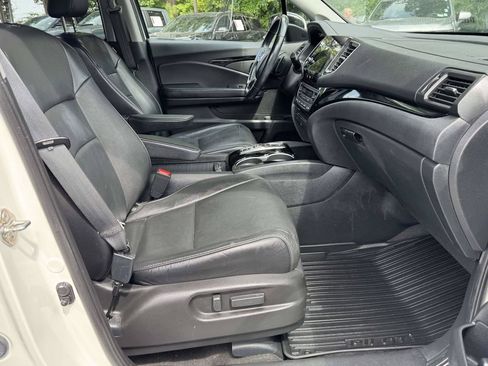 Used 2019 Honda Pilot Touring image 14