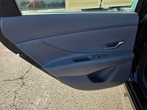 Certified 2025 Hyundai Elantra Sport image 14