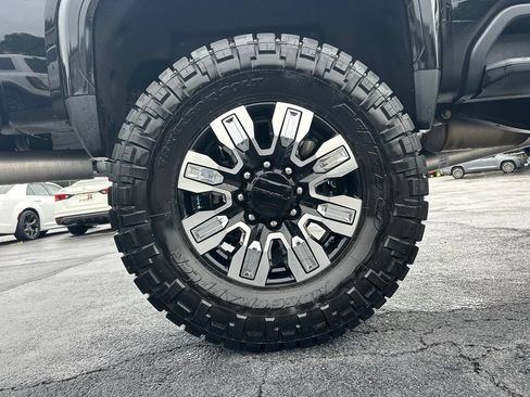 Used 2025 GMC Sierra 2500 Denali w/ Denali Reserve Package AWD/4WD image 18