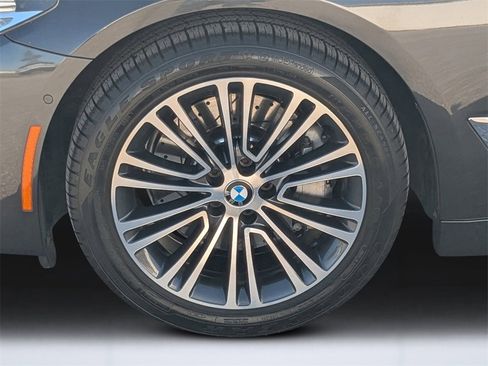 Used 2017 BMW 530i image 10