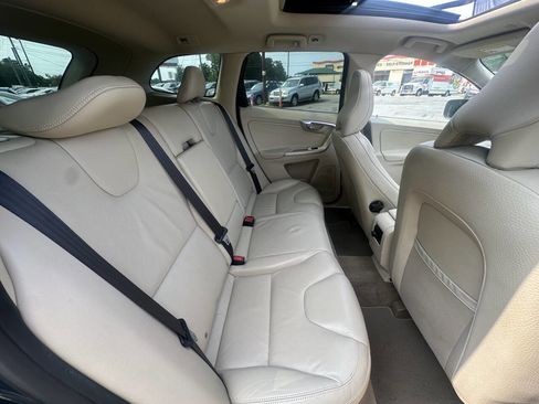 Used 2010 Volvo XC60 T6 image 23