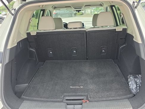 Certified 2023 Nissan Rogue SV FWD image 10
