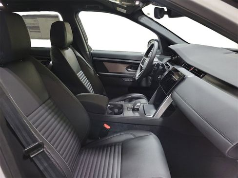 New 2025 Land Rover Discovery Sport Dynamic SE image 29