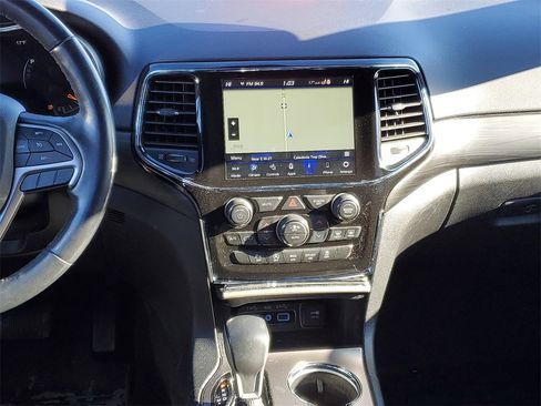 Used 2021 Jeep Grand Cherokee Laredo X image 25