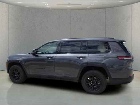 Used 2024 Jeep Grand Cherokee L Laredo AWD/4WD image 8