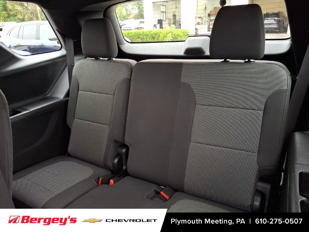 Certified 2023 Chevrolet Traverse LT w/ LPO, Cargo Package FWD image 12