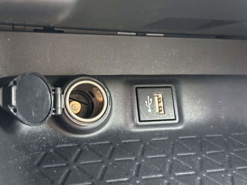 Used 2025 Toyota RAV4 XLE image 26