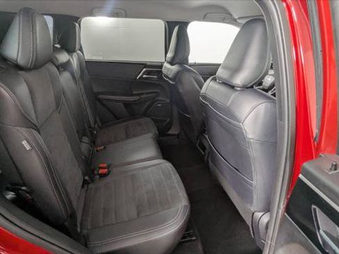 Used 2025 Mitsubishi Outlander SE FWD image 22
