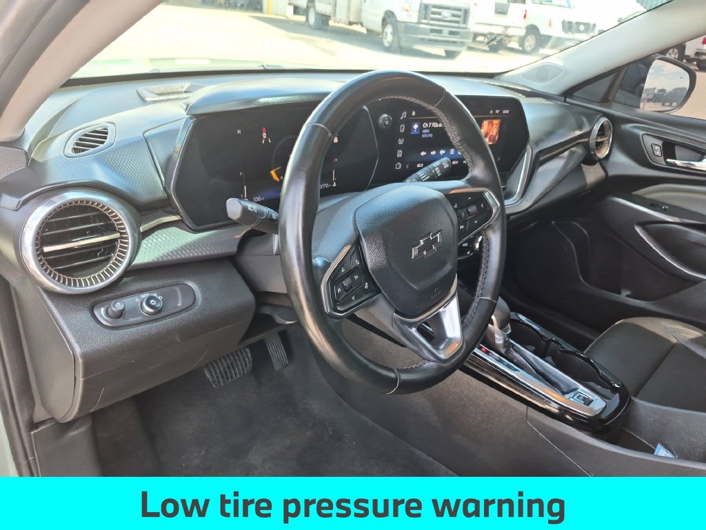 Used 2025 Chevrolet Trax ACTIV w/ Driver Confidence Package FWD image 34