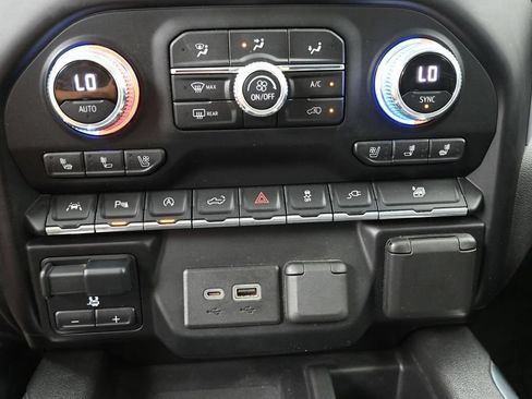 Used 2020 GMC Sierra 1500 SLT w/ SLT Premium Plus Package AWD/4WD image 9