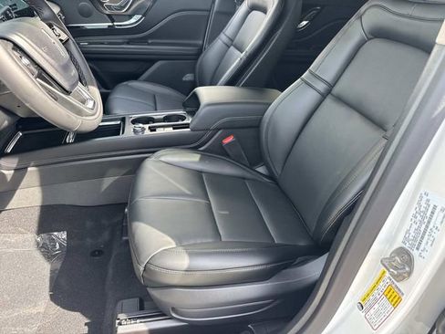 New 2026 Lincoln Corsair Premiere image 17