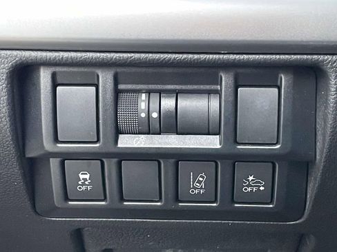 Used 2019 Subaru Outback 2.5i AWD/4WD image 9