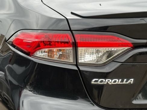 Used 2020 Toyota Corolla SE FWD image 6