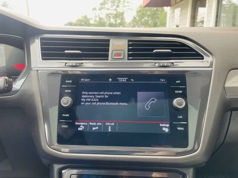 Used 2023 Volkswagen Tiguan SE R-Line AWD/4WD image 28