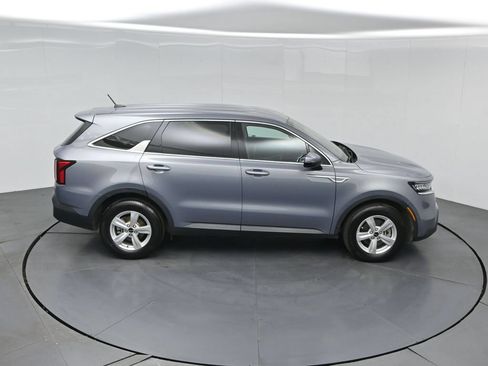 Used 2023 Kia Sorento LX FWD image 55